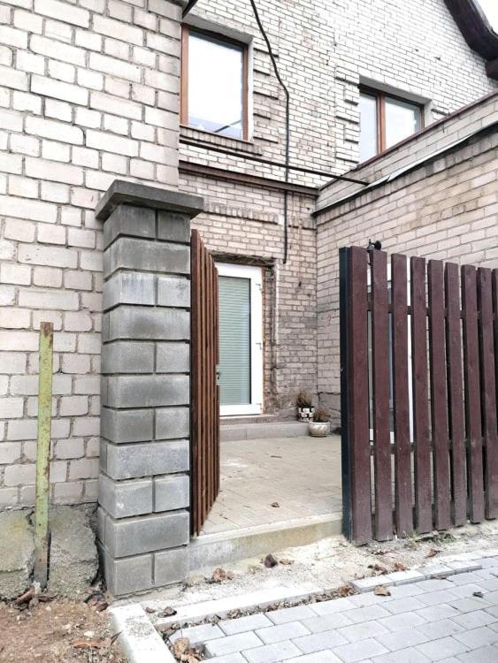 Apartment In Garage With Free Parking Kaunas Exterior foto